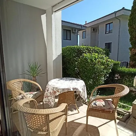 Daire Апартаменты С Террасой Камбани Sveti Vlas